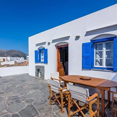 Country house Sifnos- Spacious 2-bedroom House With Fantastic Yard! *