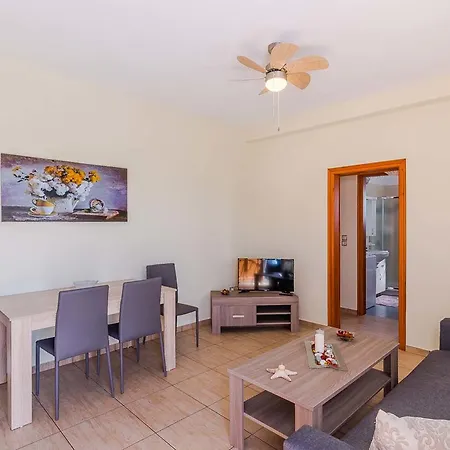 Sifnos- Spacious 2-bedroom House With Fantastic Yard! Country house *