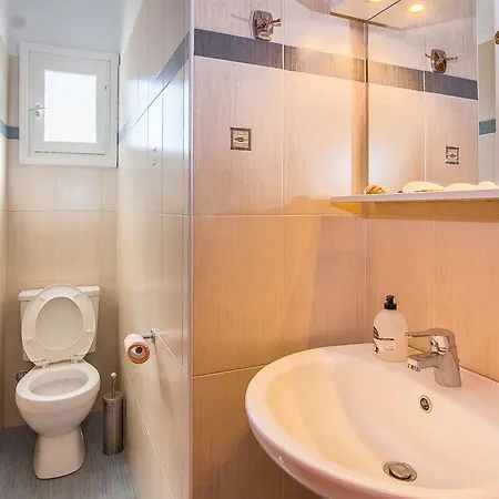 Sifnos- Spacious 2-bedroom House With Fantastic Yard!
