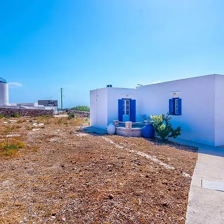 Sifnos- Spacious 2-bedroom House With Fantastic Yard! *
