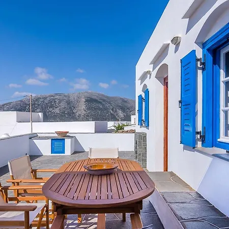 Sifnos- Spacious 2-bedroom House With Fantastic Yard! Country house