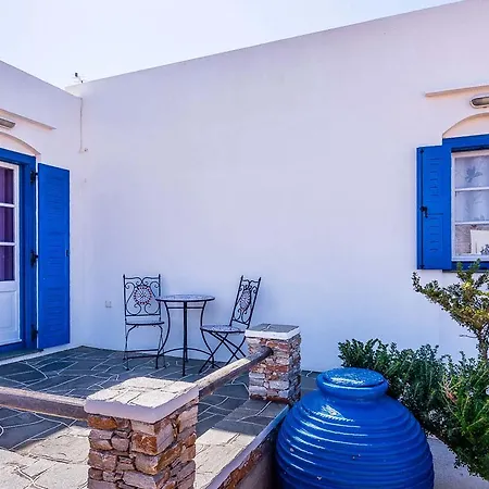 Country house Sifnos- Spacious 2-bedroom House With Fantastic Yard! *